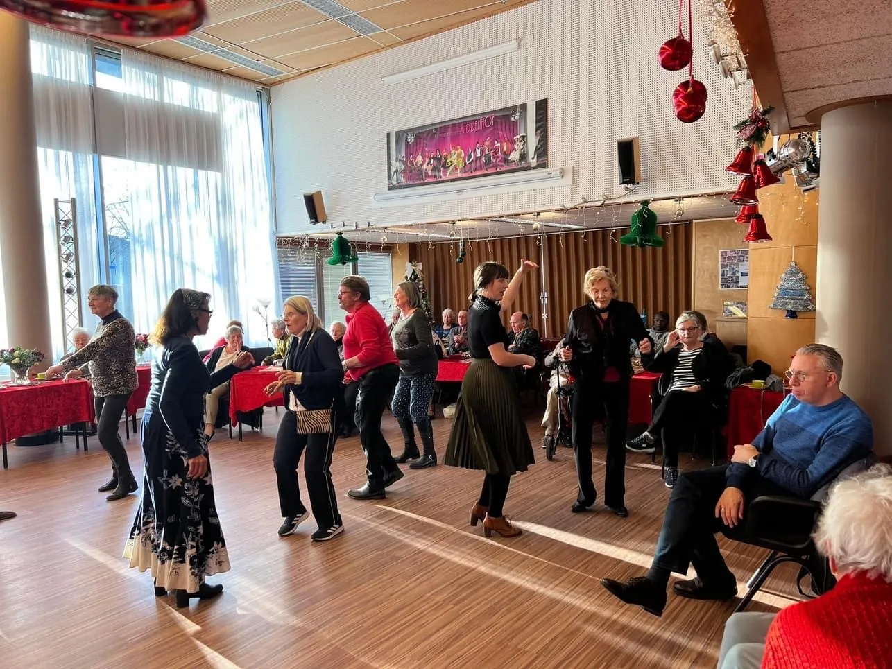 Beeld bij project “AMSTELIDEE COSPONSOR DANS EN MUZIEKMIDDAG KWETSBARE OUDEREN ODENDEHUIS & PARTICIPE”
