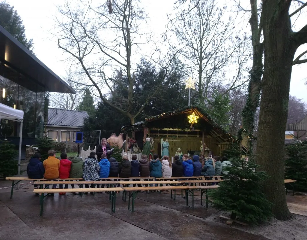 Beeld bij project “Kerst aan de poel bij de Urbanuskerk van 12 t/m 22 december”