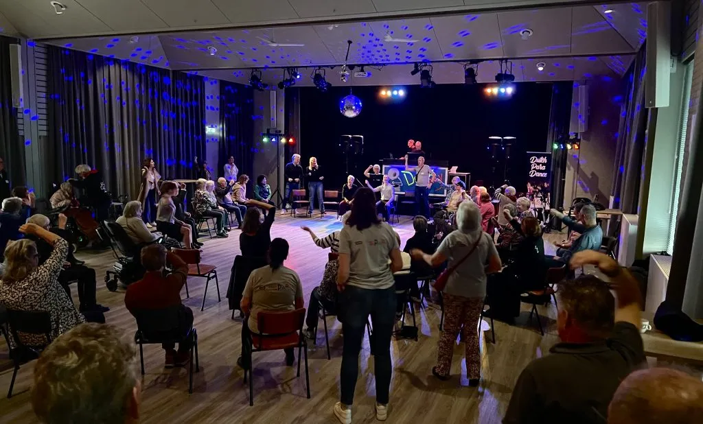 Beeld bij project “Dansfeest op 3 februari jl. in Noorddamcentrum Bovenkerk was een groot succes. (Amstelidee en Stichting Bovenkerk cosponsors)”