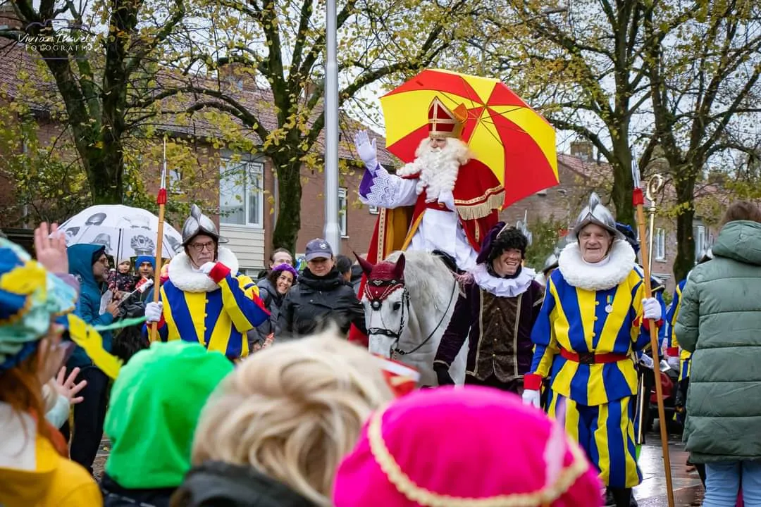 Beeld bij project “Natte, maar mooie intocht van Sinterklaas in Amstelveen”