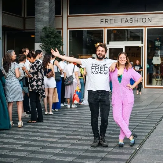 Beeld bij project “Amstelidee en Rabobank steunen Free Fasion vergroeningsinitiatief”